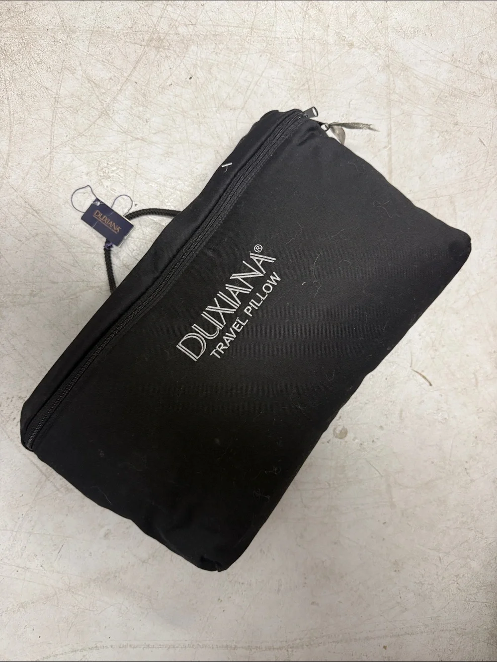 DUXIANA Black Travel Pillow and Carry Bag - LIKE NEW - Travel